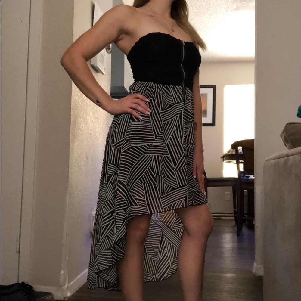 Strapless Black & White Geometric Dress - Picture 3 of 5